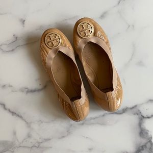 Tory Burch patent tan flats size 7
